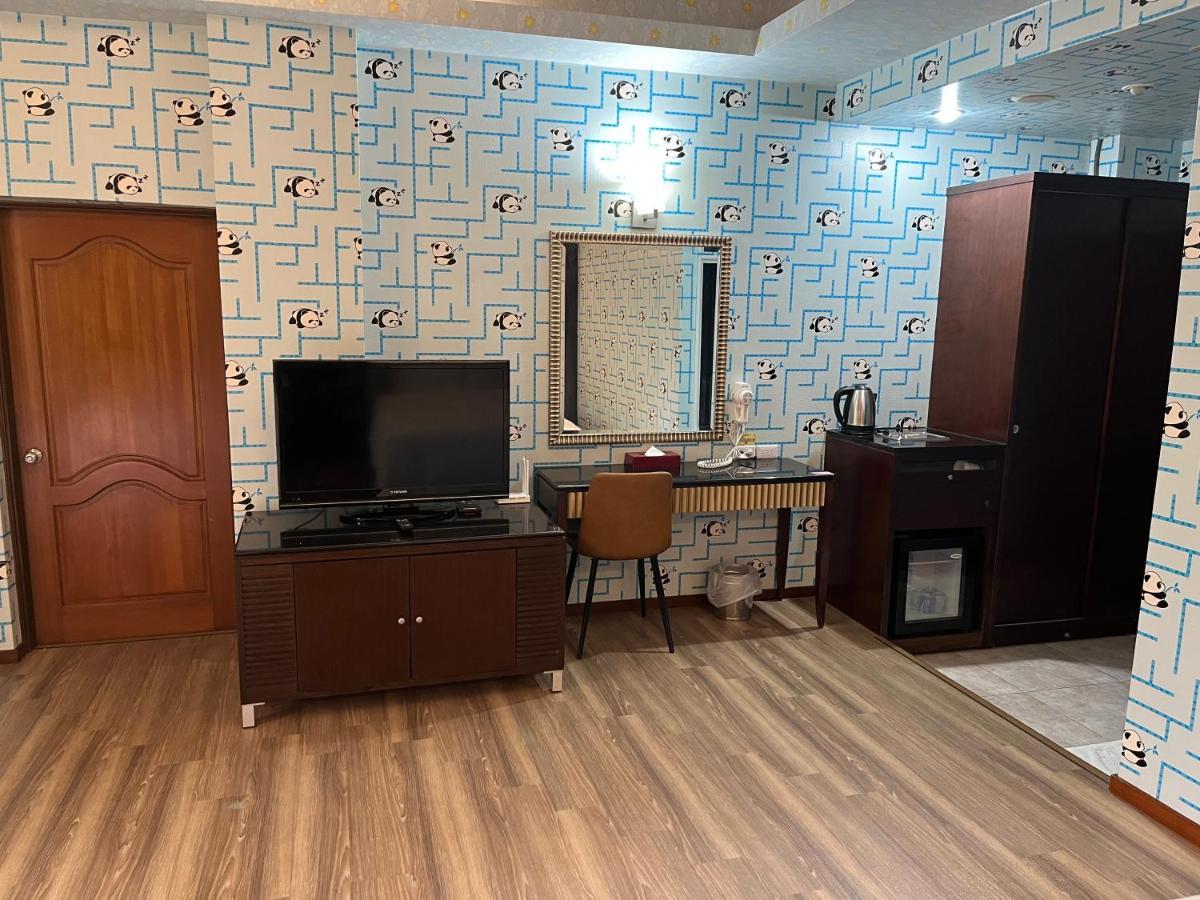 Hua Xiang Motel - Fengshan Kaohsiung Eksteriør billede