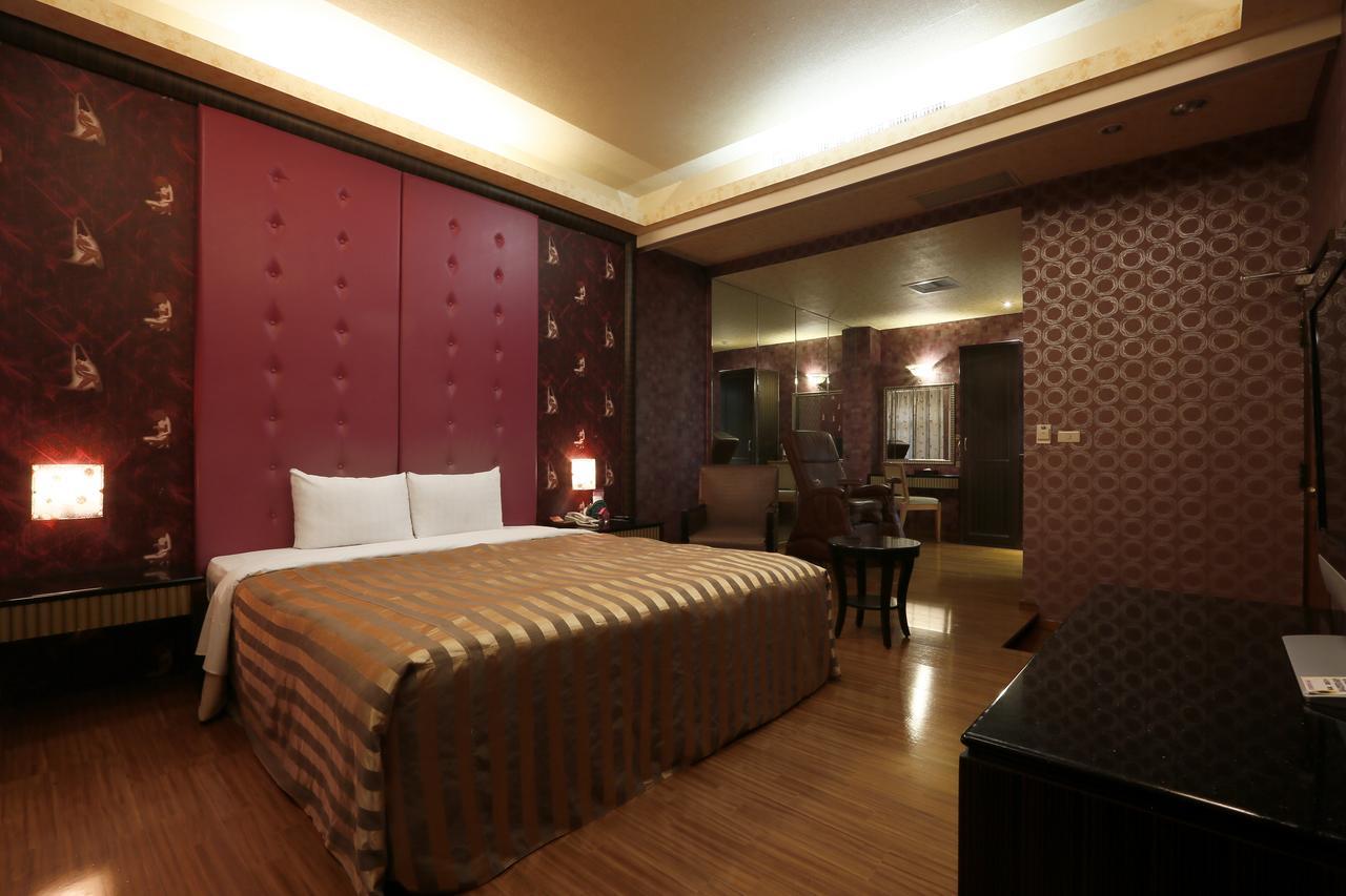Hua Xiang Motel - Fengshan Kaohsiung Eksteriør billede
