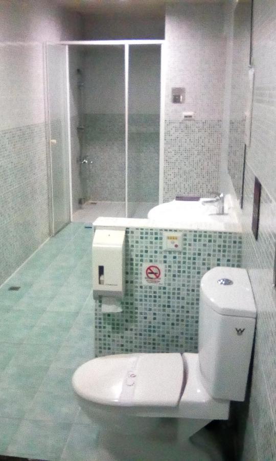 Hua Xiang Motel - Fengshan Kaohsiung Eksteriør billede